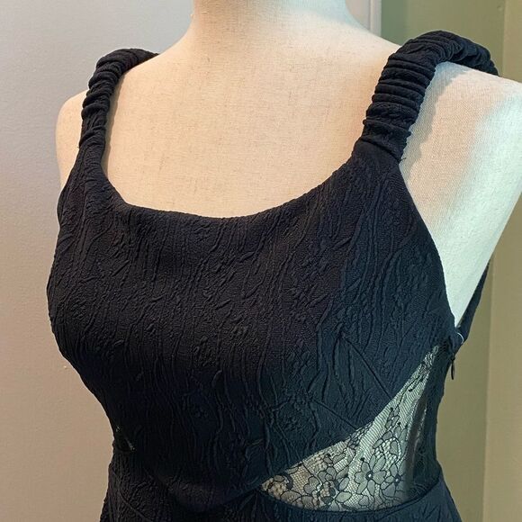 NWT Free People Brooklyn Mini Black Lace Off-Shoulder A-line Dress Sz. Small - Picture 5 of 7